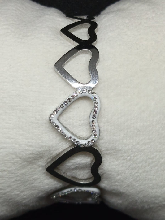 Aloura Luxe – Kalpli Taşlı Gümüş Renk Çelik Kelepçe