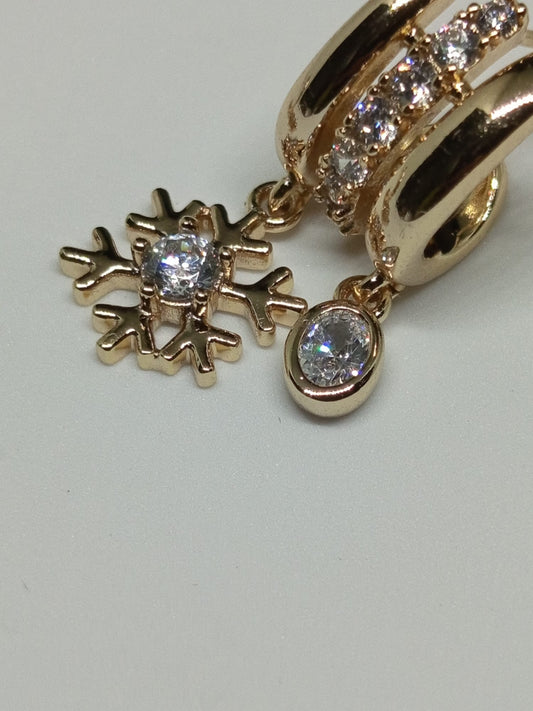 Zirkon Taşlı Huggie Kar Tanesi Küpe